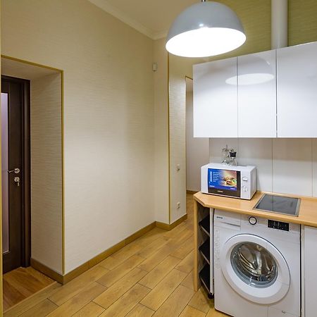 Apartment On Svobody Avenue 25 Lviv Ngoại thất bức ảnh