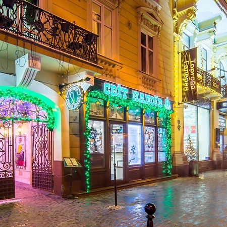 Apartment On Svobody Avenue 25 Lviv Ngoại thất bức ảnh
