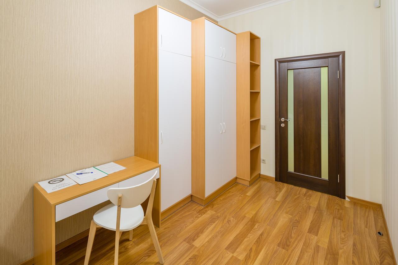 Apartment On Svobody Avenue 25 Lviv Ngoại thất bức ảnh
