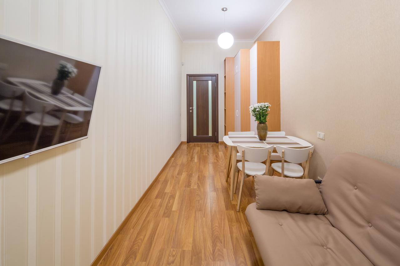 Apartment On Svobody Avenue 25 Lviv Ngoại thất bức ảnh
